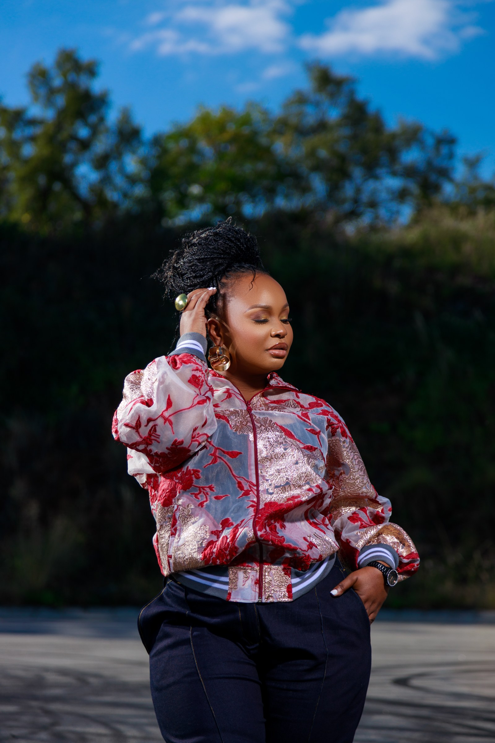 Outdoor portrait of Xolly in a patterned blouse